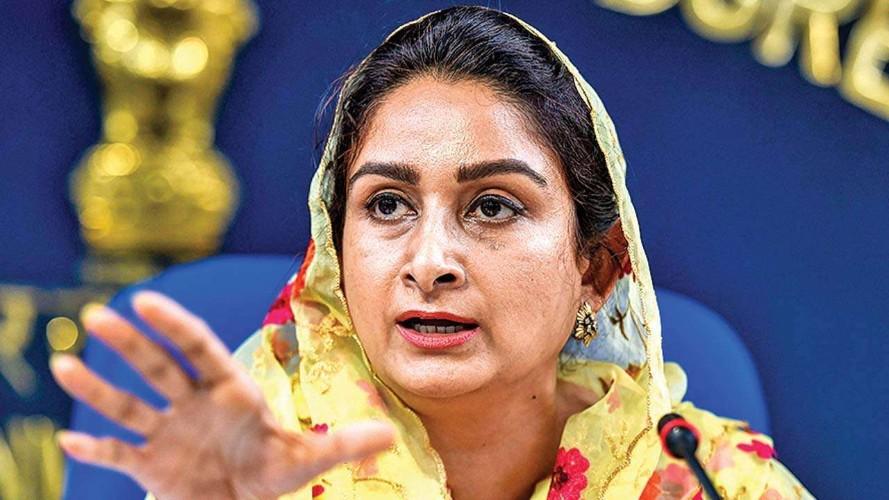 15.Harsimrat Kaur Badal resigned from cabinet हरस मरत क र ब दल क म त र म डल स इस त फ Minister for Food Processing Industries (May