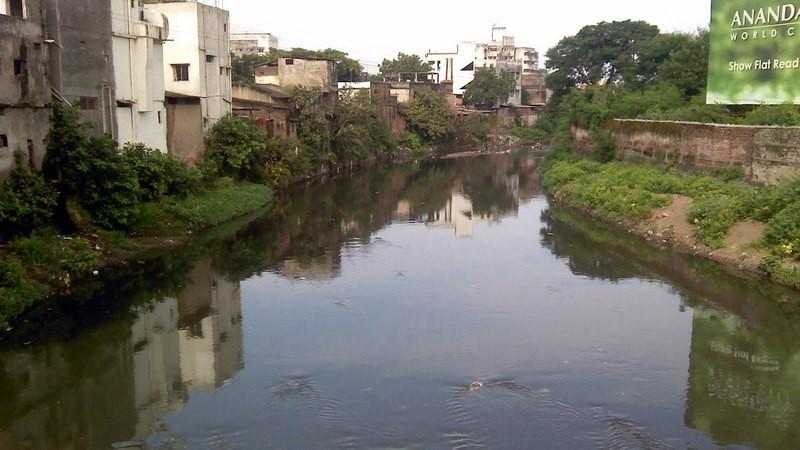 9.Union Minister Nitin Gadkari announced that the Nag River Pollution Abatement Project has been approved at a cost of Rs 2,117 crore.which of the following city is situated on the bank of Nag River?