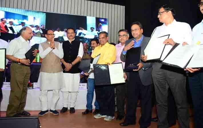 12,May 2017 ATDC signs MoU to train 10,000 youth every year Apparel Training and Design Centre (ATDC) and Madhya Pradesh State Skill Development Mission have signed MoU to impart employment oriented
